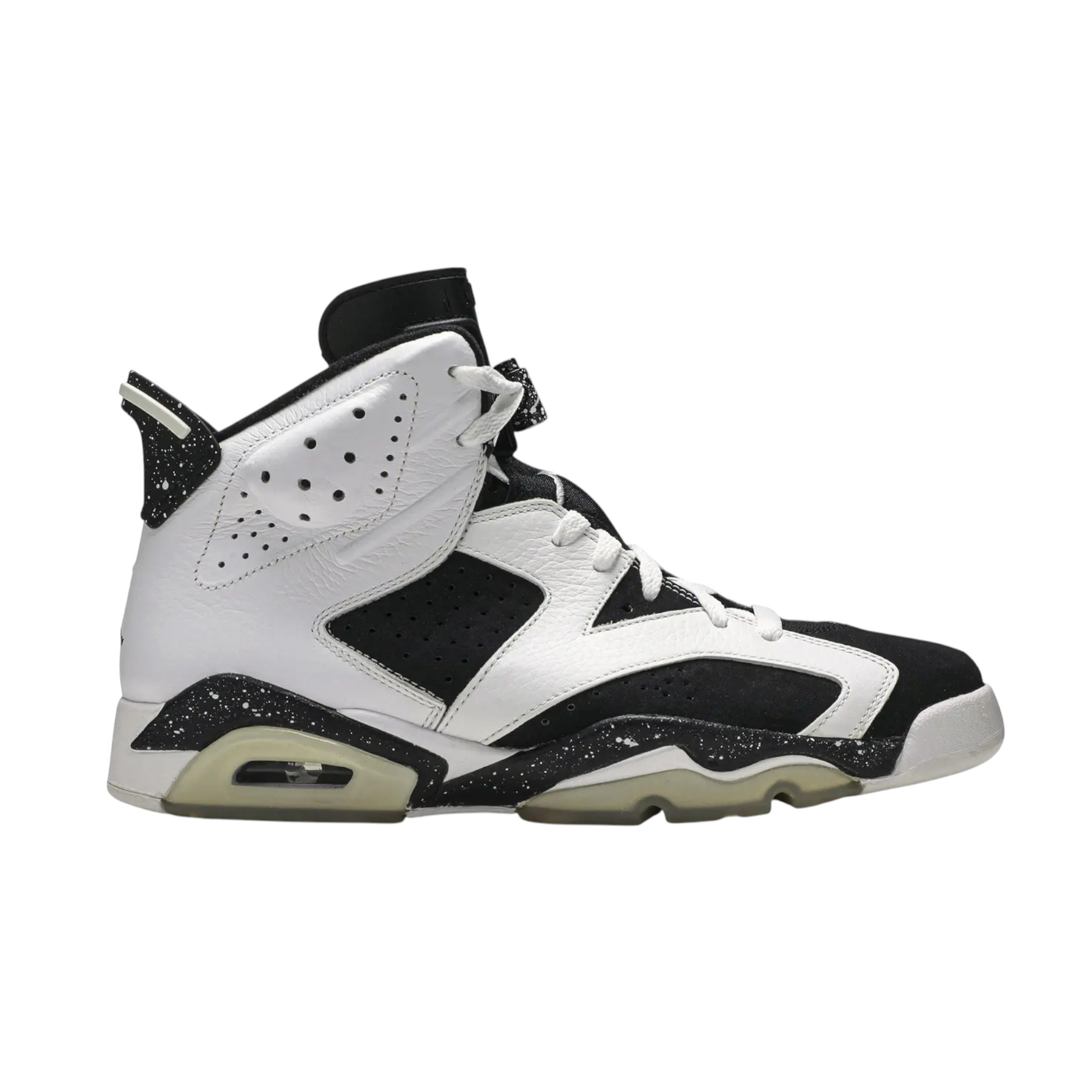 43 Air Jordan 6 Retro Reverse Oreo in white leather and black nubuck with speckled midsole